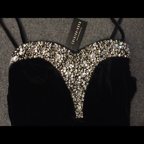 Gem Velvet Dress NWT Fashion Nova - Black - Picture 7 of 8